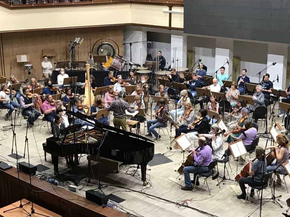 The Siberian Symphony Orchestra conducted by Dmitry Vasiliev, with Marina Kosterina, piano, recording Manic Dancing in June 2022