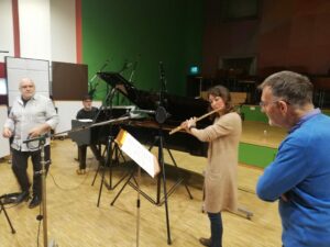 From left to right: sound engineer Sergio Cossu, pianist Gottlieb Wallisch, flautist Birgit Ramsl and piccolo player Raphael Leone at the recording session in Zurich in February 2022