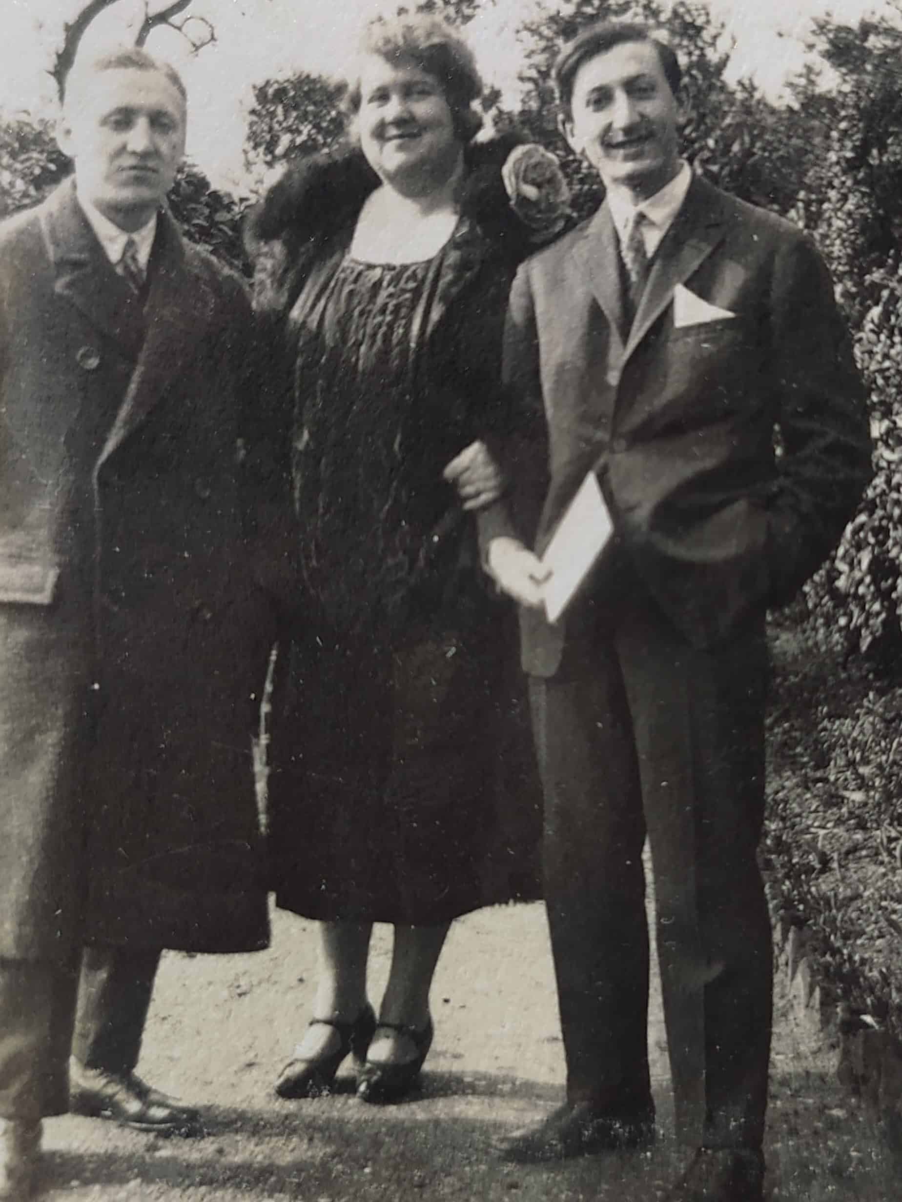 Pál Hermann (right) with his good friend the Hungarian violinist-composer Zoltán Székely (1903–2001) and (centre) the major Dutch contralto Maartje Offers (1891–1944)