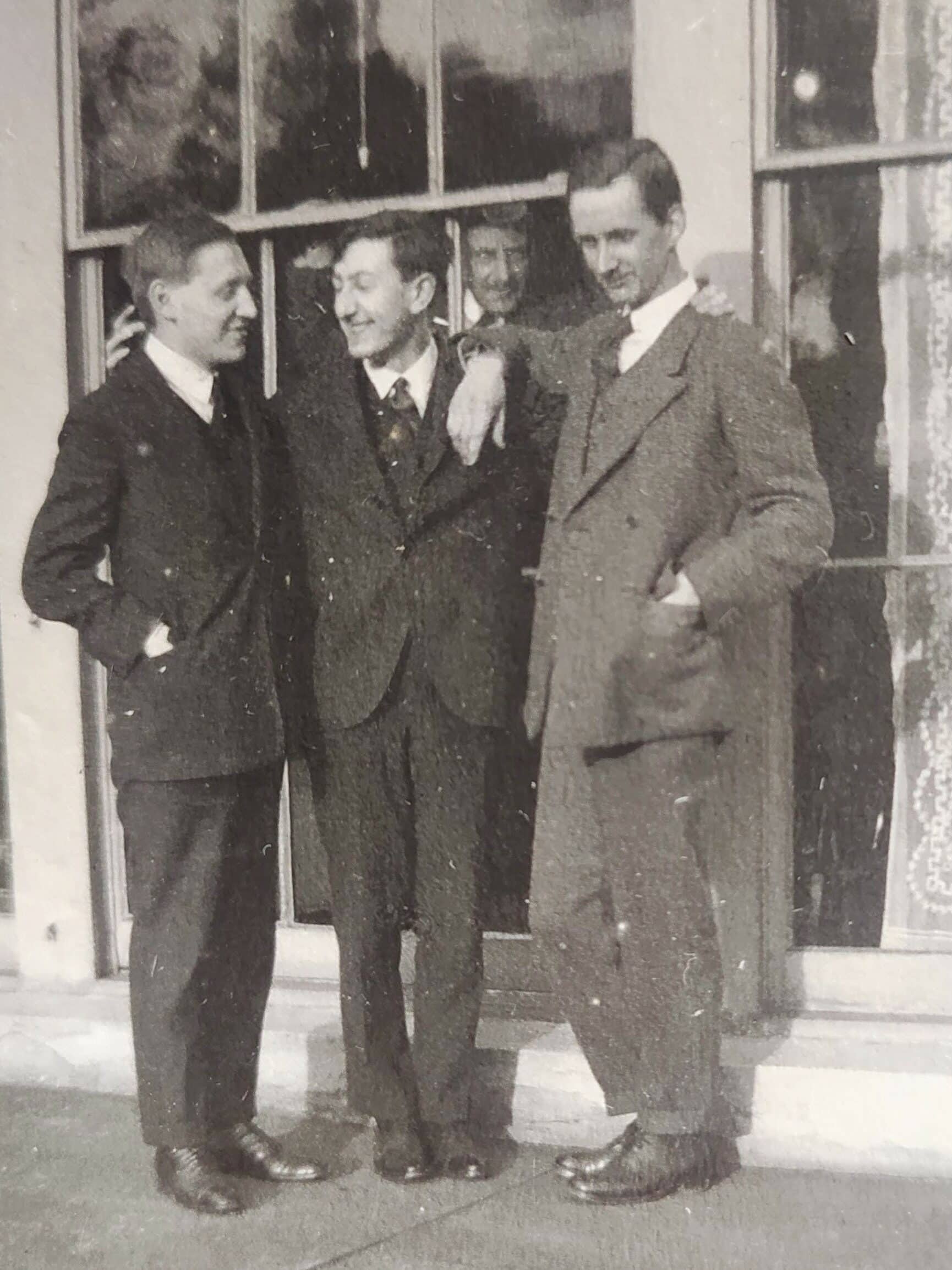 A 1927 photograph taken at Beaussiet, the main residence of the music patrons Jaap and Louise de Graaff-Bachiene: left to right, Zoltán Székely, Pál Hermann and the violinist László Szentgyörgyi*